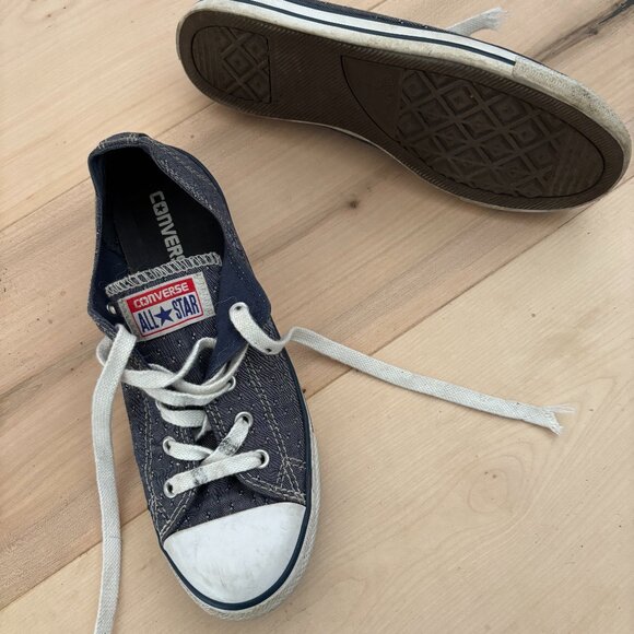 Sz 7.5 Converse All Star Sneakers - Picture 2 of 5